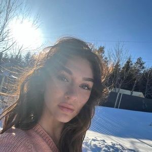 Meet your Posher, Becca